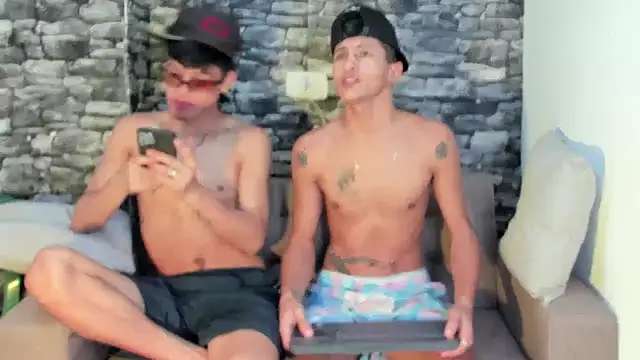 gustavo saaled19  online show from November 9, 2025, 9:57 pm