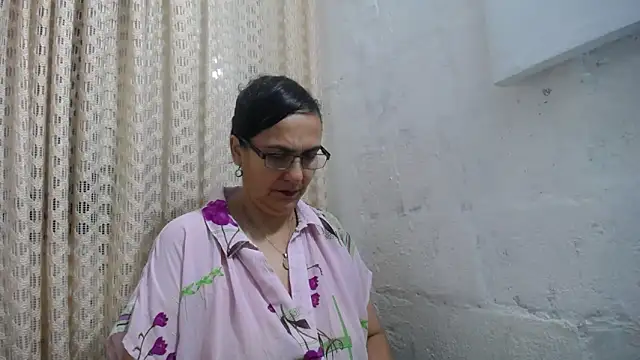 gabbyparker  online show from December 5, 2025, 9:29 am