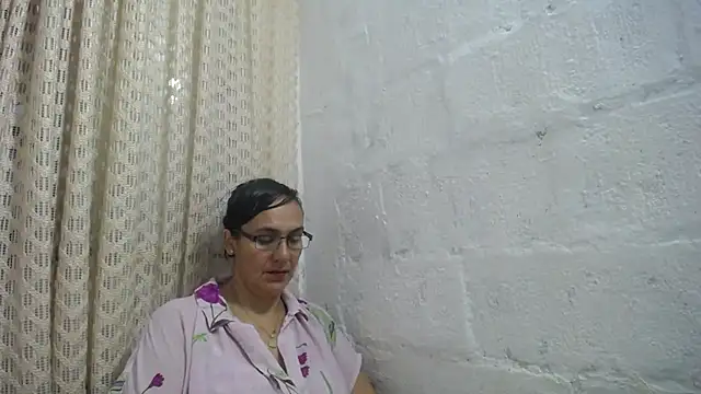 gabbyparker  online show from April 25, 2026, 11:24 am