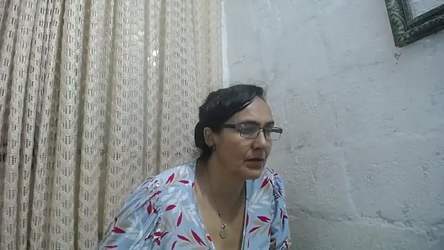 gabbyparker  online show from May 10, 2026, 10:09 am