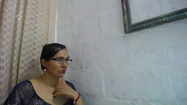 gabbyparker  online show from June 10, 2026, 7:18 am