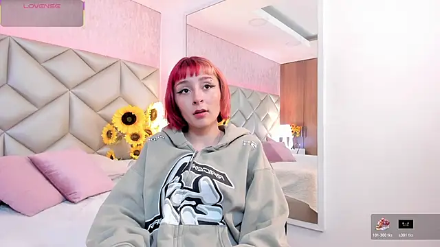 dafnne hall online show from November 29, 2025, 4:15 am