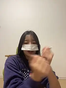 Snapshot of happy_hino chatting on November 28, 2025, 10:29 am happy hino online show from November 28, 2025, 10:29 am