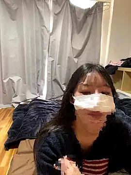 Snapshot of happy_hino chatting on December 14, 2025, 4:29 am happy hino online show from December 14, 2025, 4:29 am