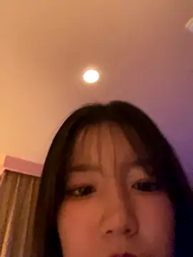 Snapshot of happy_hino chatting on December 18, 2025, 9:59 am happy hino online show from December 18, 2025, 9:59 am