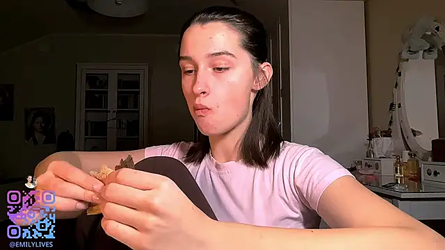 DarlineBrustera online show from November 24, 2025, 2:06 pm