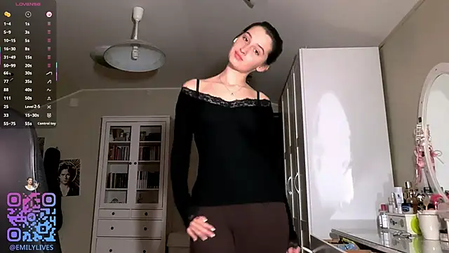 Snapshot of DarlineBrustera chatting on April 19, 2026, 6:10 pm DarlineBrustera online show from April 19, 2026, 6:10 pm