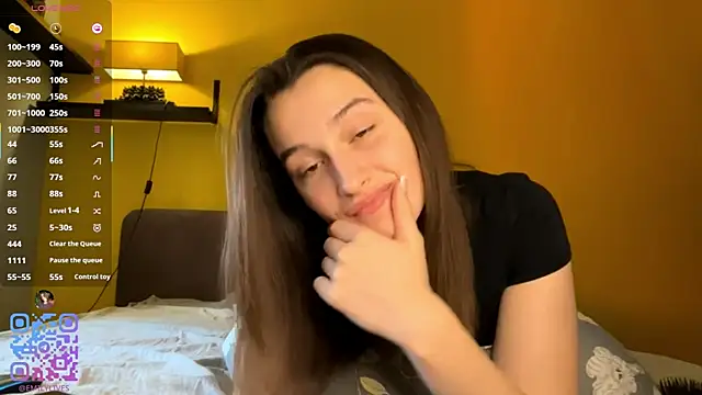 Snapshot of DarlineBrustera chatting on May 9, 2026, 2:22 pm DarlineBrustera online show from May 9, 2026, 2:22 pm