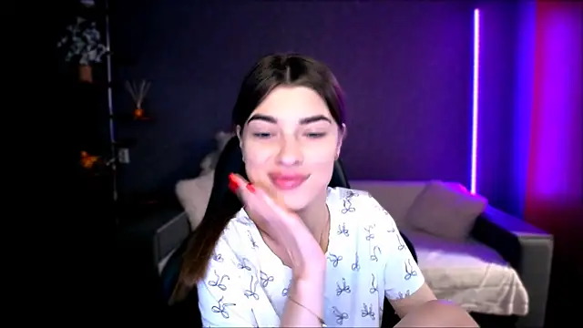 Dianaa Lee0 online show from September 19, 2025, 5:13 pm