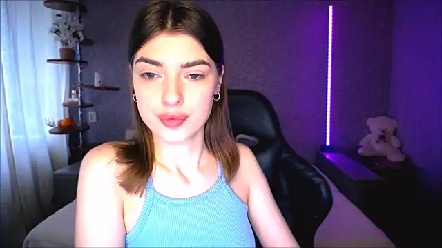 Dianaa Lee0 online show from May 22, 2026, 1:06 pm