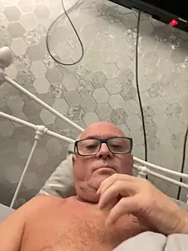 Snapshot of naughtygrandad1 chatting on October 22, 2025, 5:41 am naughtygrandad1 online show from October 22, 2025, 5:41 am