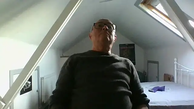 Snapshot of naughtygrandad1 chatting on November 4, 2025, 3:22 pm naughtygrandad1 online show from November 4, 2025, 3:22 pm