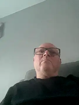 Snapshot of naughtygrandad1 chatting on November 7, 2025, 8:03 am naughtygrandad1 online show from November 7, 2025, 8:03 am
