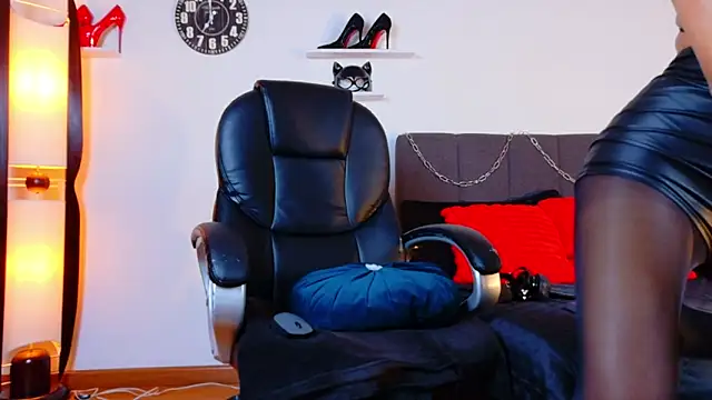 JadeClifford online show from November 20, 2025, 8:30 pm