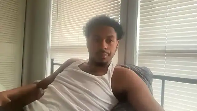 Snapshot of Yungandhungd chatting on November 20, 2025, 8:19 pm Yungandhungd online show from November 20, 2025, 8:19 pm