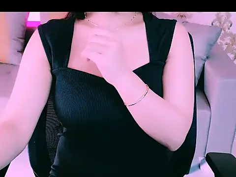 Snapshot of My_Rose chatting on December 5, 2025, 3:37 am My Rose online show from December 5, 2025, 3:37 am