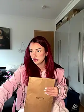 Snapshot of OliviaaFischer chatting on March 17, 2026, 2:20 pm OliviaaFischer online show from March 17, 2026, 2:20 pm