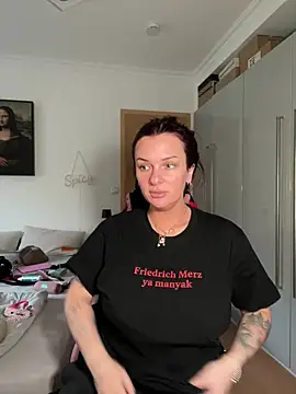 Snapshot of OliviaaFischer chatting on April 5, 2026, 5:32 pm OliviaaFischer online show from April 5, 2026, 5:32 pm