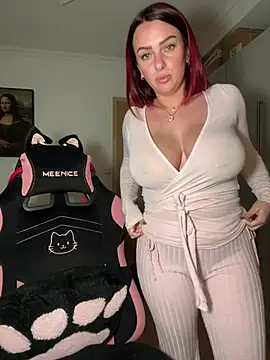 Snapshot of OliviaaFischer chatting on April 6, 2026, 8:10 pm OliviaaFischer online show from April 6, 2026, 8:10 pm