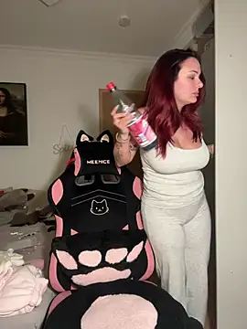 Snapshot of OliviaaFischer chatting on April 10, 2026, 7:40 pm OliviaaFischer online show from April 10, 2026, 7:40 pm