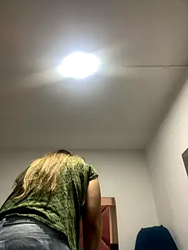 Snapshot of emma_hot2006 chatting on October 3, 2025, 3:42 pm emma hot2006 online show from October 3, 2025, 3:42 pm