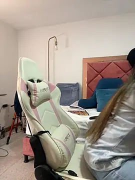 Snapshot of emma_hot2006 chatting on October 17, 2025, 3:36 pm emma hot2006 online show from October 17, 2025, 3:36 pm