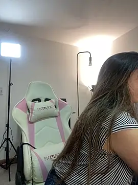 Snapshot of emma_hot2006 chatting on October 19, 2025, 4:18 pm emma hot2006 online show from October 19, 2025, 4:18 pm