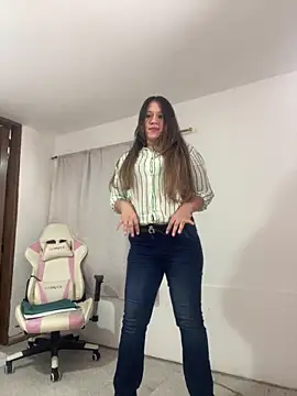 Snapshot of emma_hot2006 chatting on November 14, 2025, 5:11 pm emma hot2006 online show from November 14, 2025, 5:11 pm