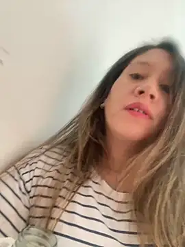 Snapshot of emma_hot2006 chatting on November 22, 2025, 5:01 pm emma hot2006 online show from November 22, 2025, 5:01 pm