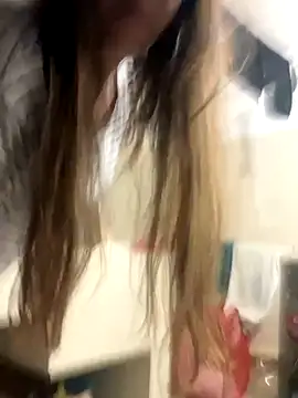 Snapshot of emma_hot2006 chatting on December 4, 2025, 11:13 pm emma hot2006 online show from December 4, 2025, 11:13 pm