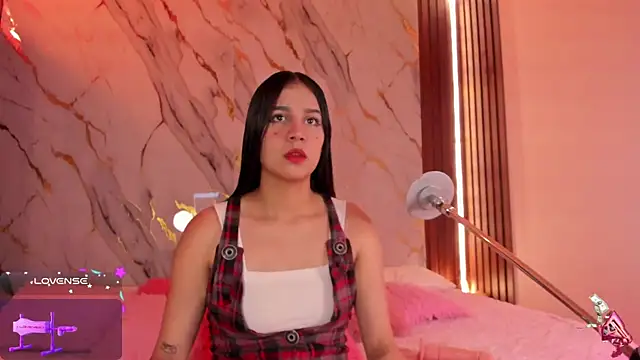 Snapshot of Emmiicute chatting on October 4, 2025, 8:18 pm Emmiicute online show from October 4, 2025, 8:18 pm