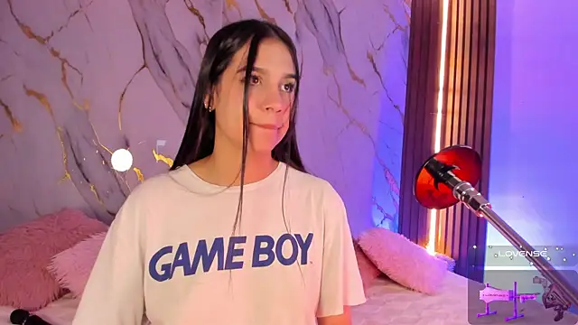 Snapshot of Emmiicute chatting on November 25, 2025, 8:31 pm Emmiicute online show from November 25, 2025, 8:31 pm