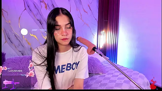 Emmiicute online show from March 31, 2026, 8:20 pm