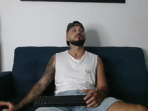 Eric Evans1 online show from November 7, 2025, 3:50 am