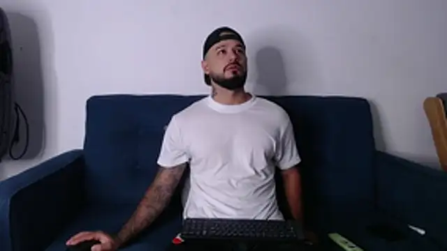 Eric Evans1 online show from November 8, 2025, 10:04 am