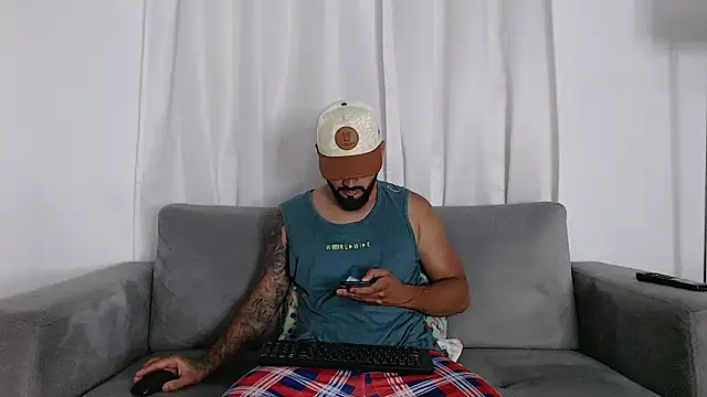 Eric Evans1 online show from November 14, 2025, 3:27 am