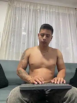 Snapshot of miaftmax chatting on September 26, 2025, 8:13 pm miaftmax online show from September 26, 2025, 8:13 pm