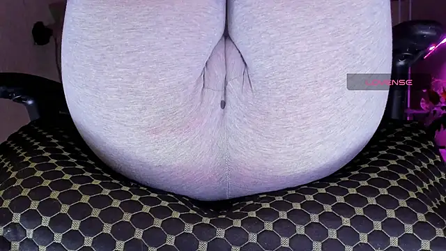 Snapshot of Cameltoe_squirt_inPants chatting on November 21, 2025, 1:43 pm Cameltoe squirt inPants online show from November 21, 2025, 1:43 pm