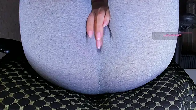 Cameltoe squirt inPants online show from January 12, 2026, 7:35 am