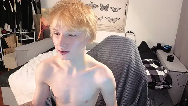 Your avatar online show from November 6, 2025, 7:04 pm