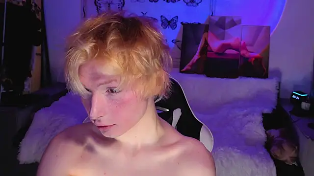 Your avatar online show from November 13, 2025, 7:35 pm