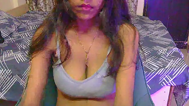 Snapshot of hoty-priya chatting on May 20, 2026, 4:40 am hoty-priya online show from May 20, 2026, 4:40 am