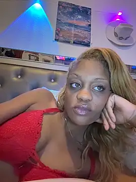 Angelbunnyy online show from February 3, 2026, 1:05 pm