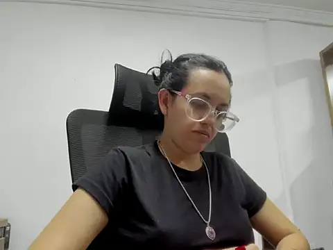 dalila macherano1 online show from October 3, 2025, 11:57 pm