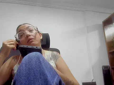 dalila macherano1 online show from November 8, 2025, 11:25 pm