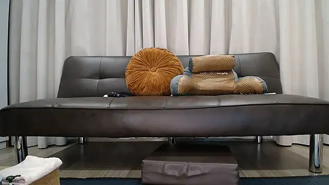 Snapshot of Liz_Hu chatting on March 21, 2025, 2:40 pm Liz Hu online show from March 21, 2025, 2:40 pm