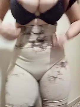 Snapshot of AsilAbid chatting on February 13, 2026, 8:21 am AsilAbid online show from February 13, 2026, 8:21 am