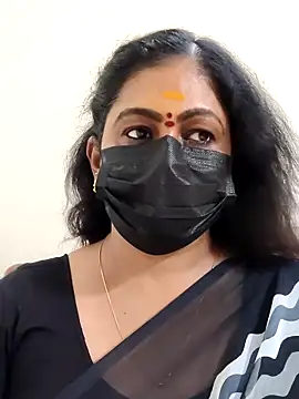 Snapshot of Sweetie_swetha37 chatting on November 2, 2025, 8:28 am Sweetie swetha37 online show from November 2, 2025, 8:28 am