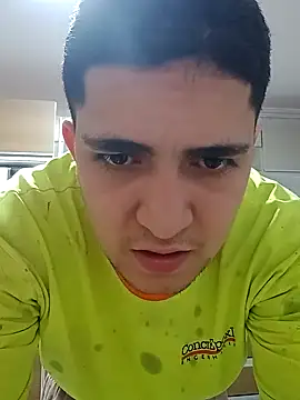 Snapshot of Picademel2525 chatting on September 17, 2025, 8:21 pm Picademel2525 online show from September 17, 2025, 8:21 pm