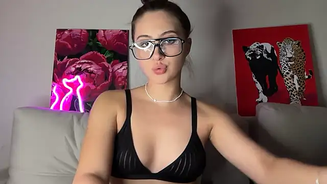 StellarAlice online show from June 27, 2026, 8:14 pm